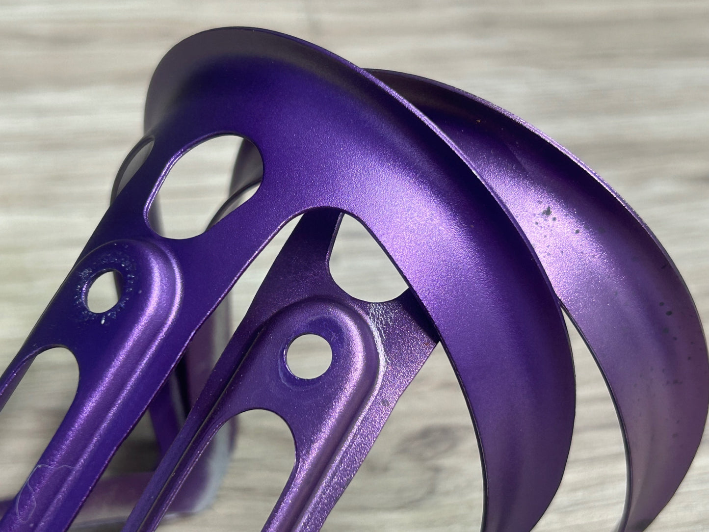 IS520 スパカズ SUPACAZ FLY CAGE ボトルケージ 2個セット パープル