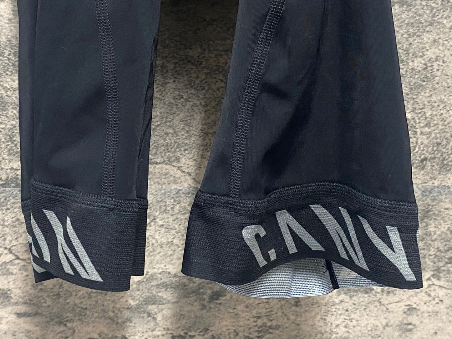 IY347 キャニオン CANYON ビブショーツ 黒 M