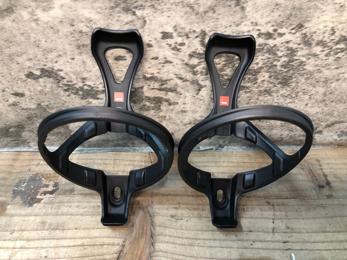 IQ923 エリート ELITE LEGGERO CARBON ボトルケージ 2個セット