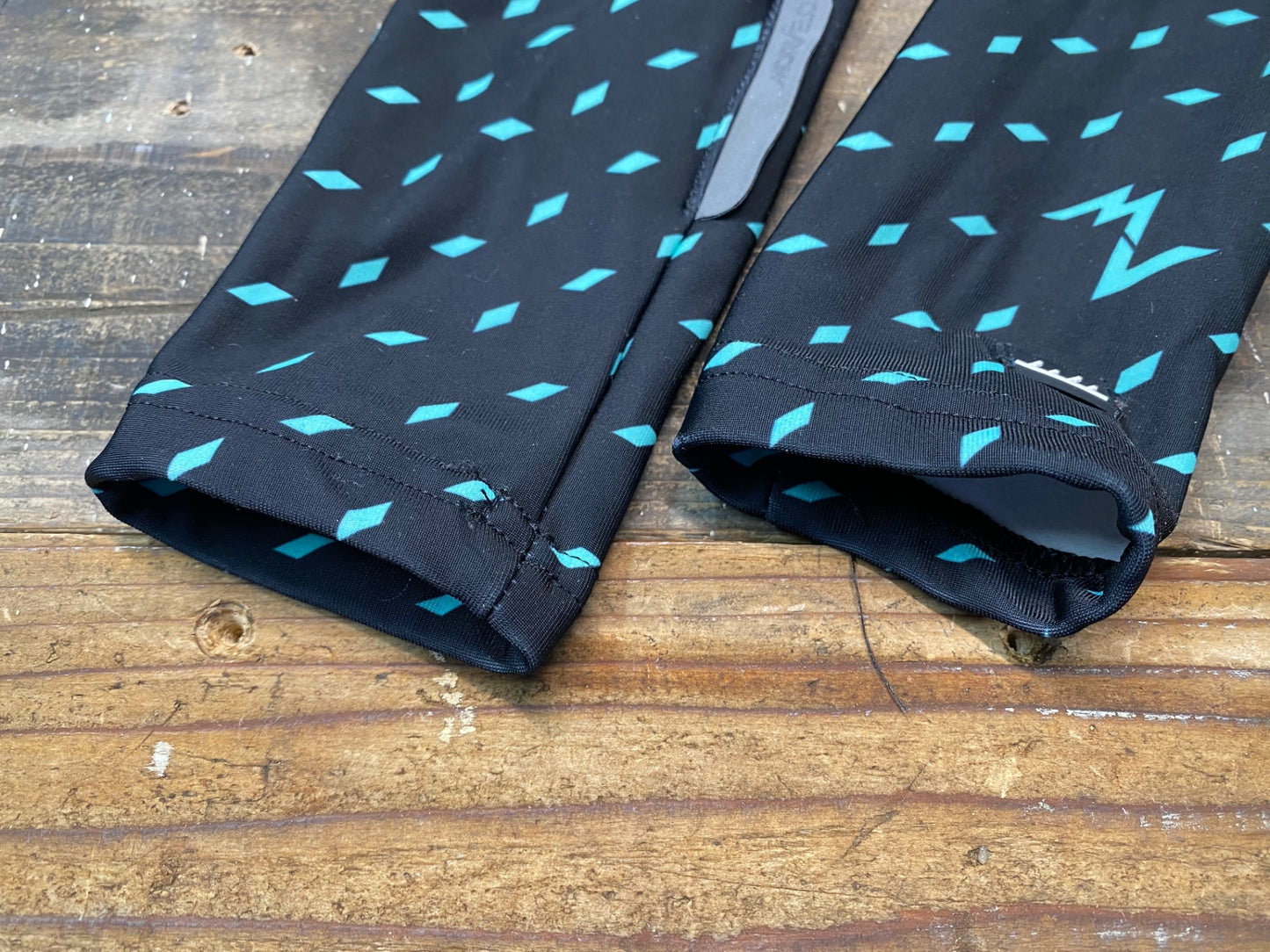 II605 モルベロ MORVELO アームウォーマ― 黒 S