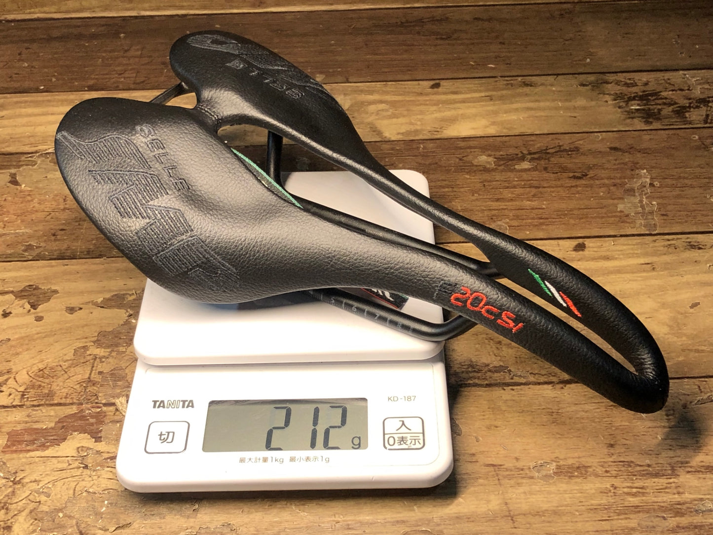 HS646 SELLE SMP F20CSI AISI304TUBE サドル