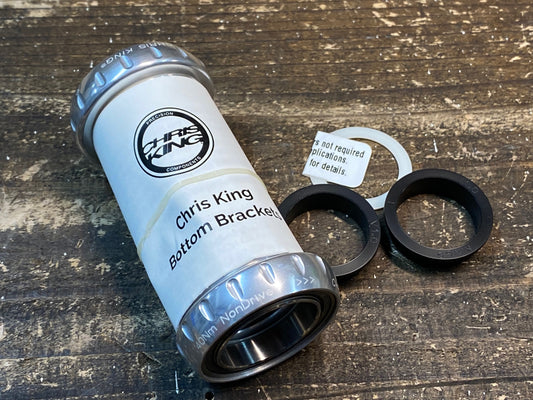 IY764 クリスキング CHRIS KING threadfit24 ボトムブラケット BB シルバー