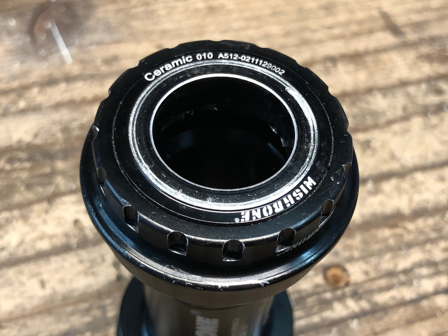 IR680 ウィッシュボーン WISHBONE BPF3024 ボトムブラケット BB 黒 Φ46 PF30 スピンドル径Φ24