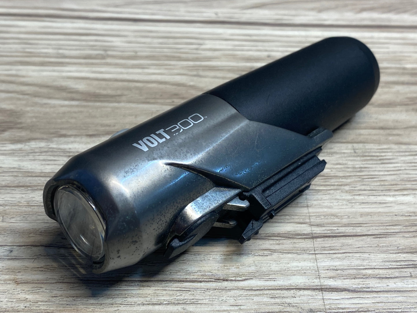 JA811 キャットアイ CAT EYE VOLT300 フロントライト 黒 グレー 点灯確認済み