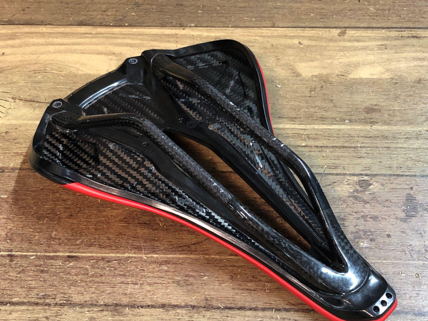 IX441 スペシャライズド SPECIALIZED S-WORKS パワー Power サドル カーボンレール 143㎜ 赤