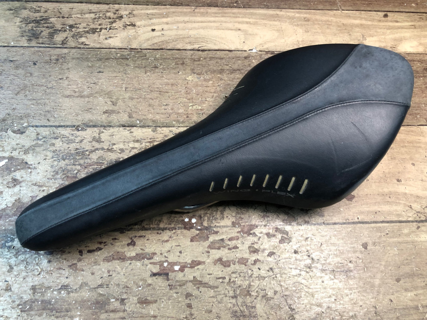 IM568 フィジーク fizik アリオネ ARIONE サドル 黒 TITANIO レール