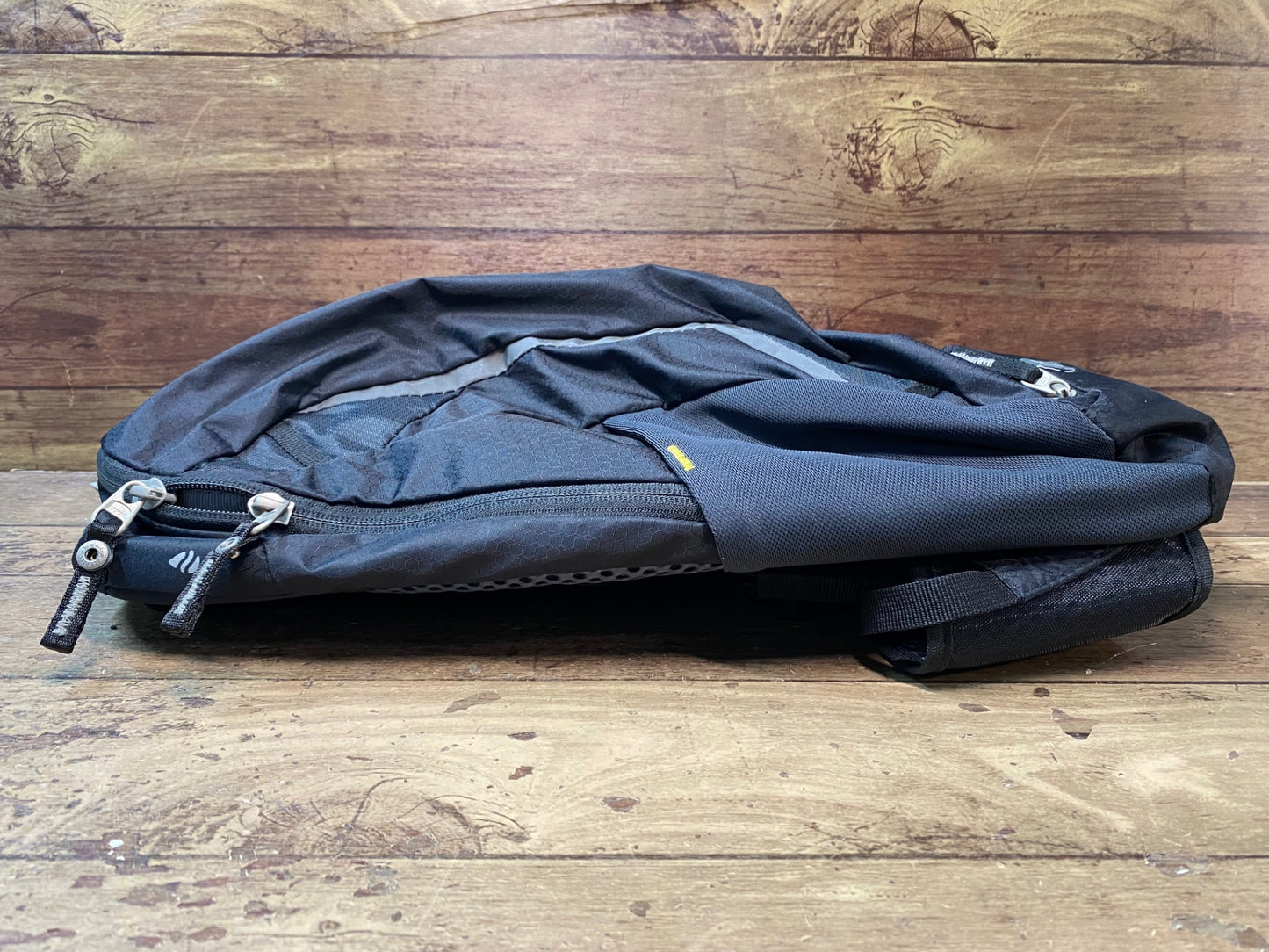 IH171 ドイター deuter Race X 12 リュック バックパック 黒