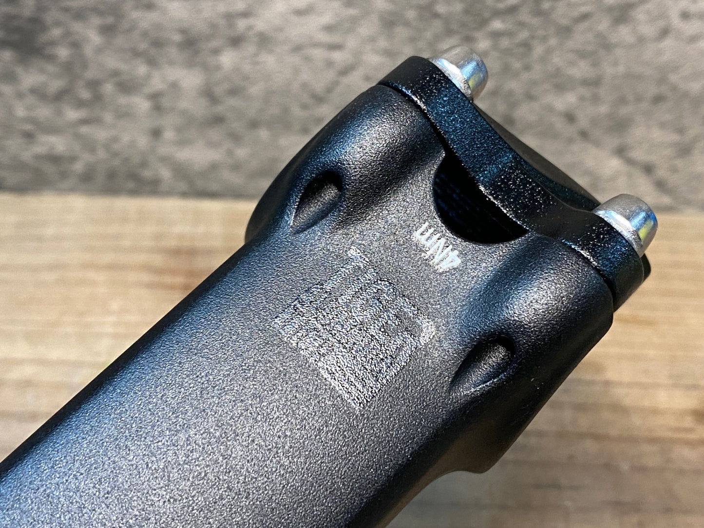 IX873 モスト MOST タイガーアルミ TIGER ALU TiCR ステム 110mm -8° Φ31.8 OS