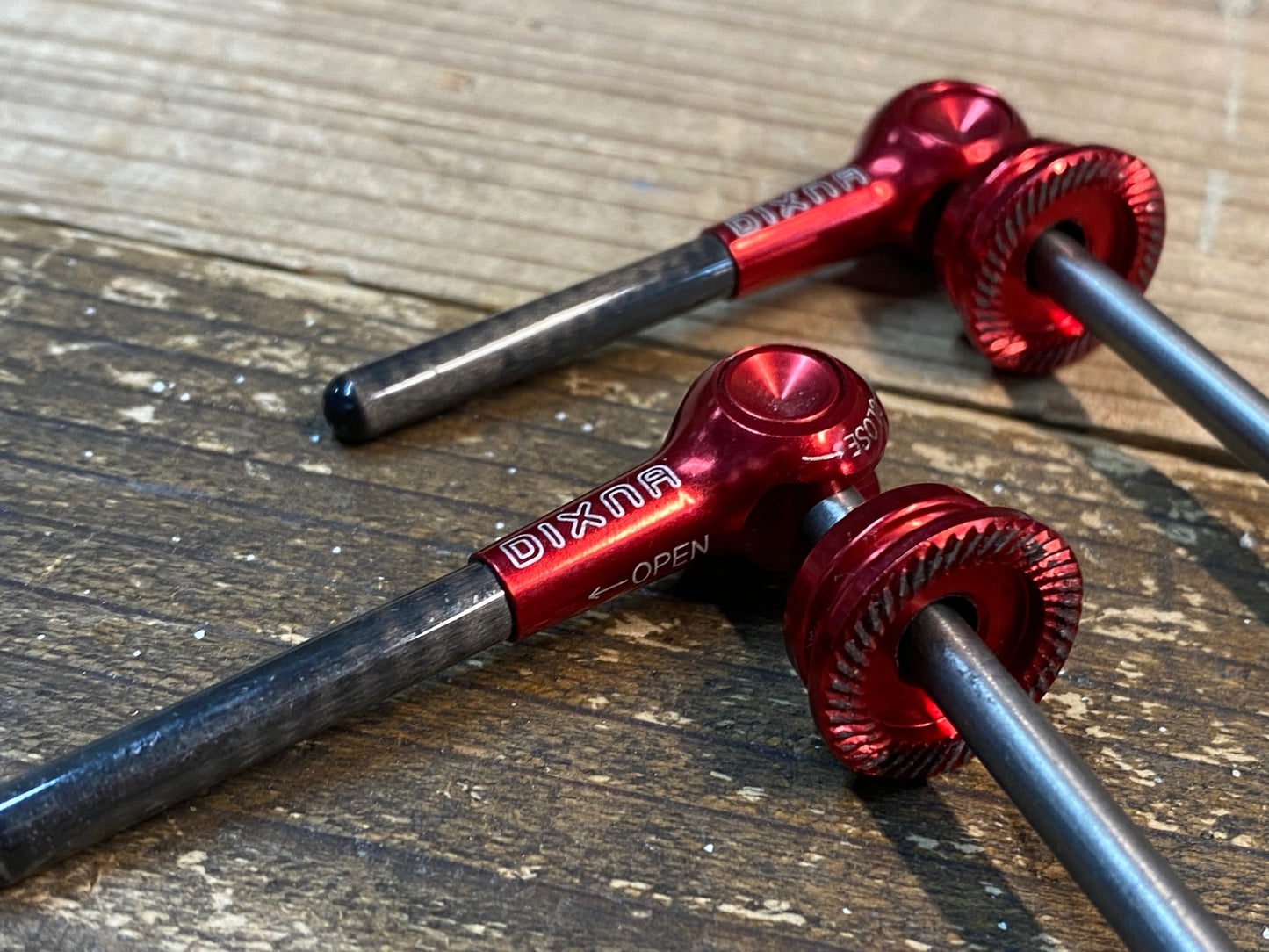 IZ031 ディズナ DIXNA チタンクイックリリース 赤 前後セット