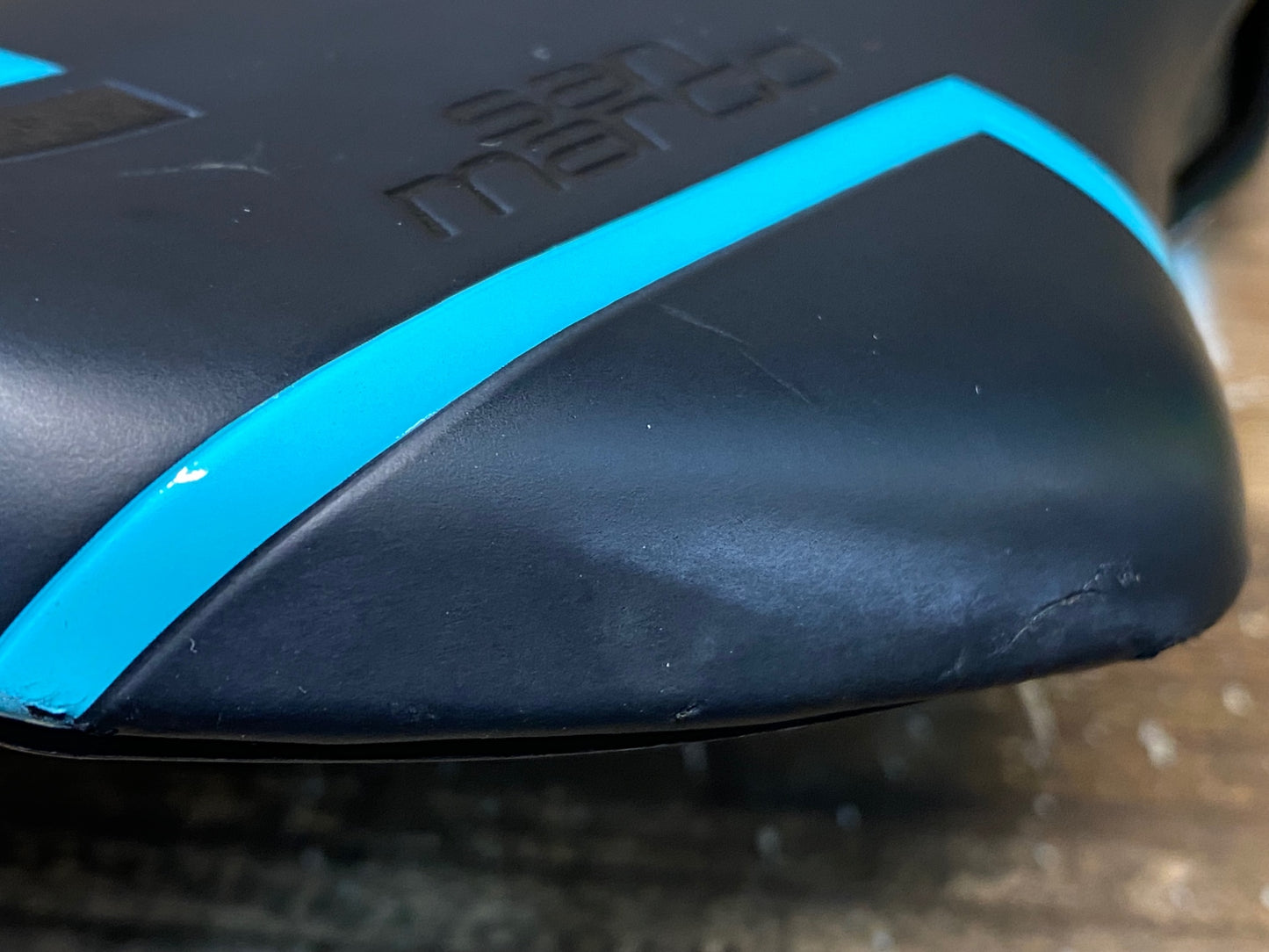 IU093 サンマルコ san marco スクアドラ squadra サドル NARROW 黒 チェレステ