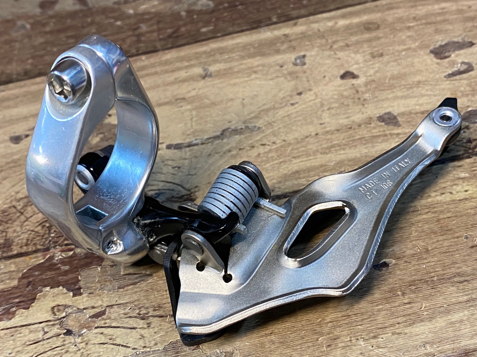 HU061 カンパニョーロ Campagnolo レコード RECORD CT TITANIUM フロントディレーラー 2x10S用 バンド  Φ32mm 新品未使用品