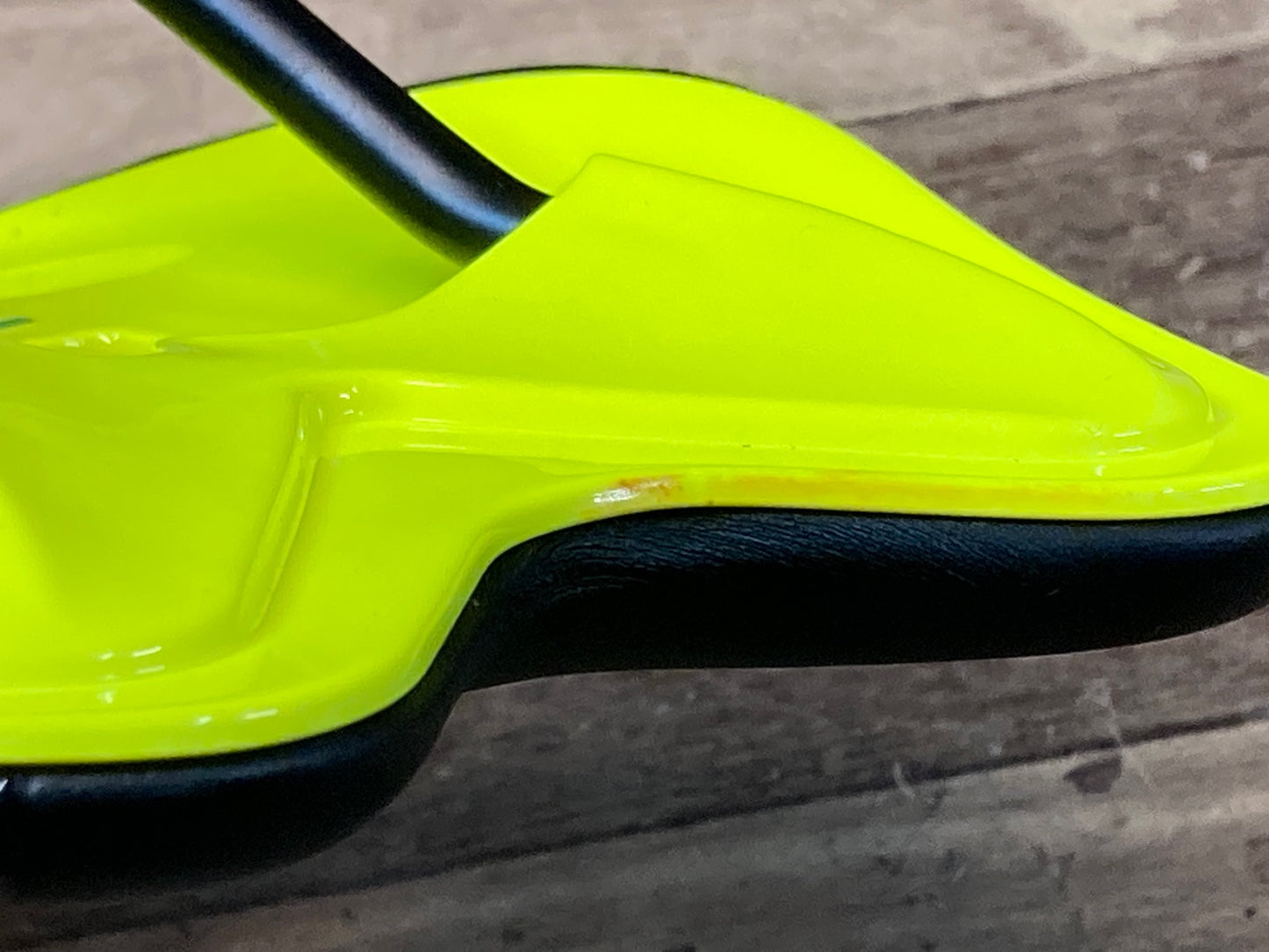 IN062 アスチュート ASTVTE スカイライン SKYLINE VT サドル 黒緑 136mm TITANVレール