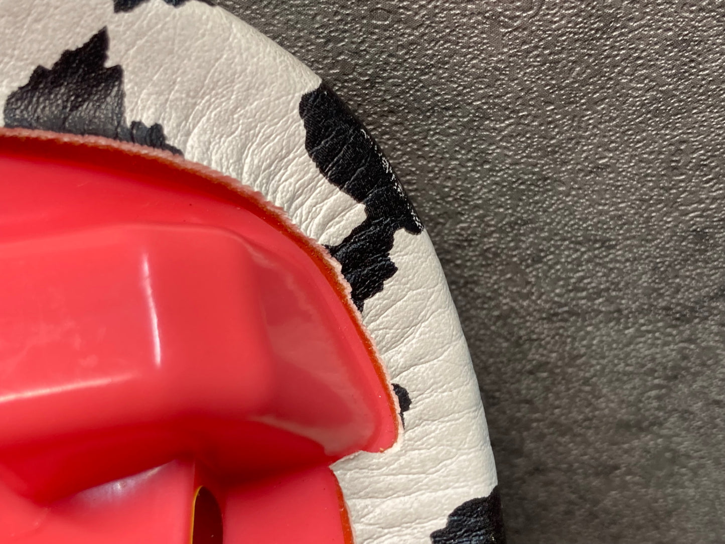 IS207 カシマックス KASHIMAX aero サドル ピンク 白黒