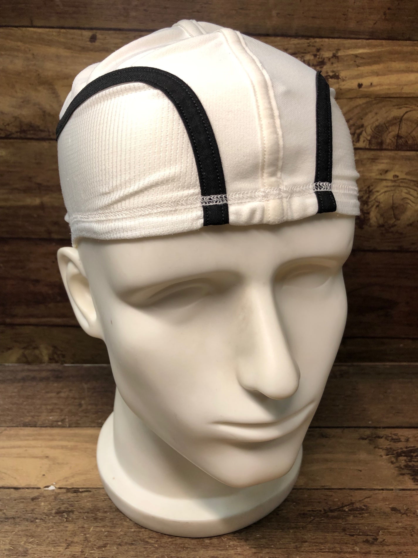 IN382 アソス Assos ビーニーキャップ 白