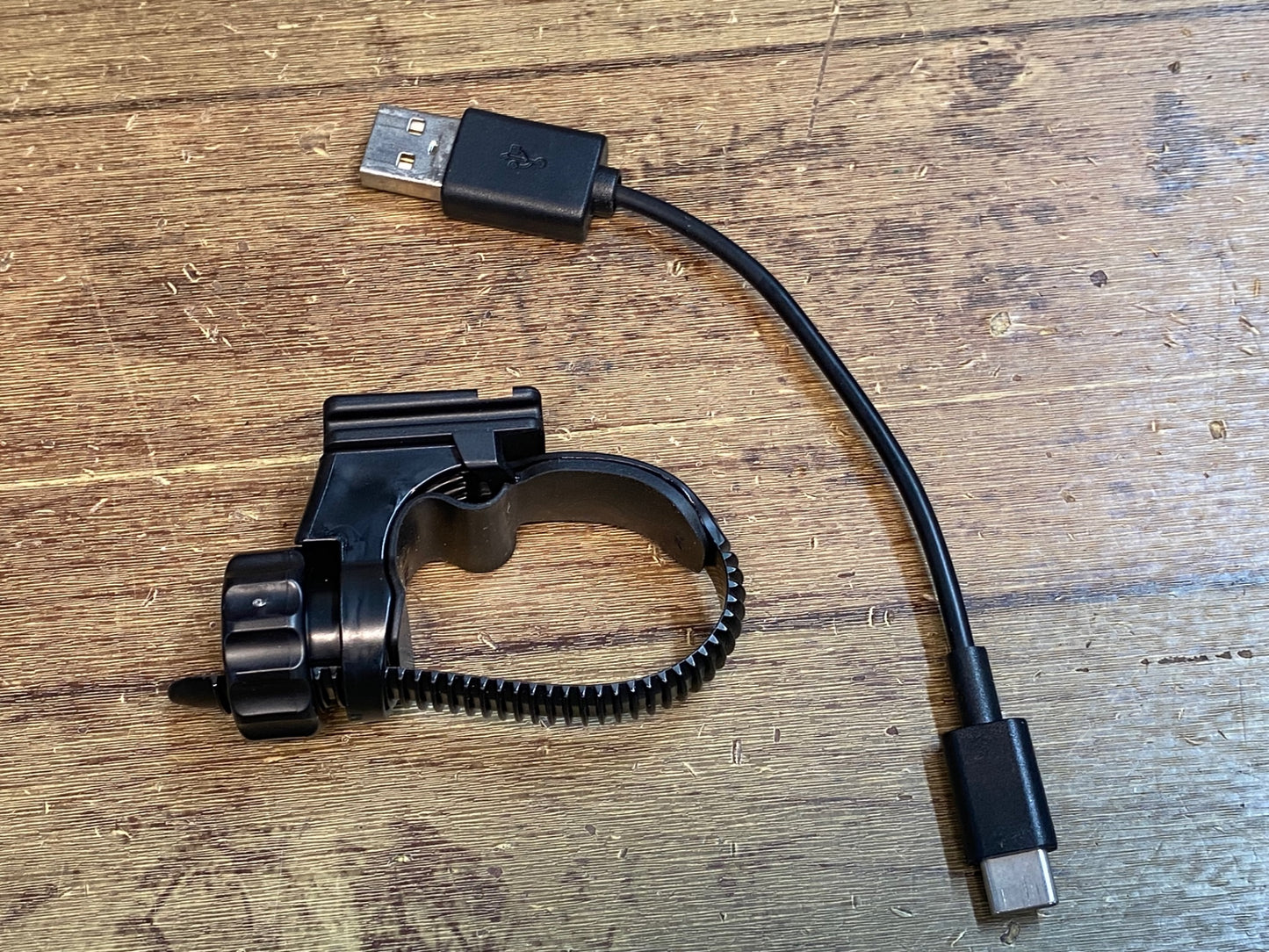 IV423 キャットアイ CATEYE ボルト VOLT800NEO フロントライト ※点灯確認済