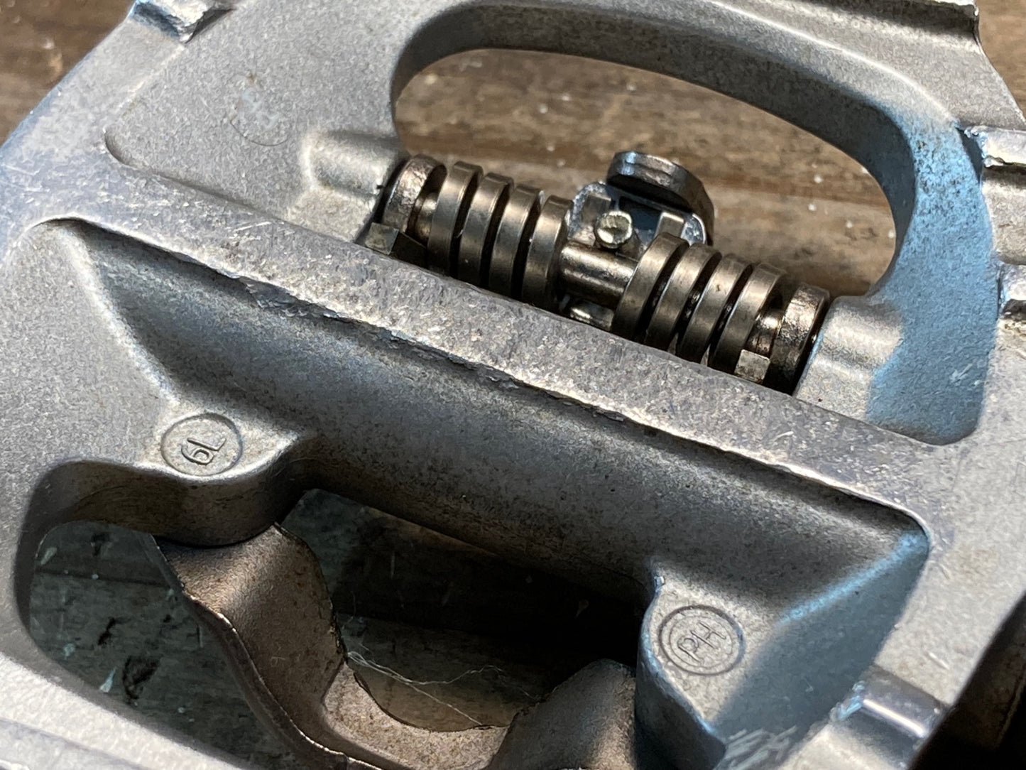 IN434 シマノ SHIMANO PD-A530 ビンディングペダル シルバー 片面フラット SPD