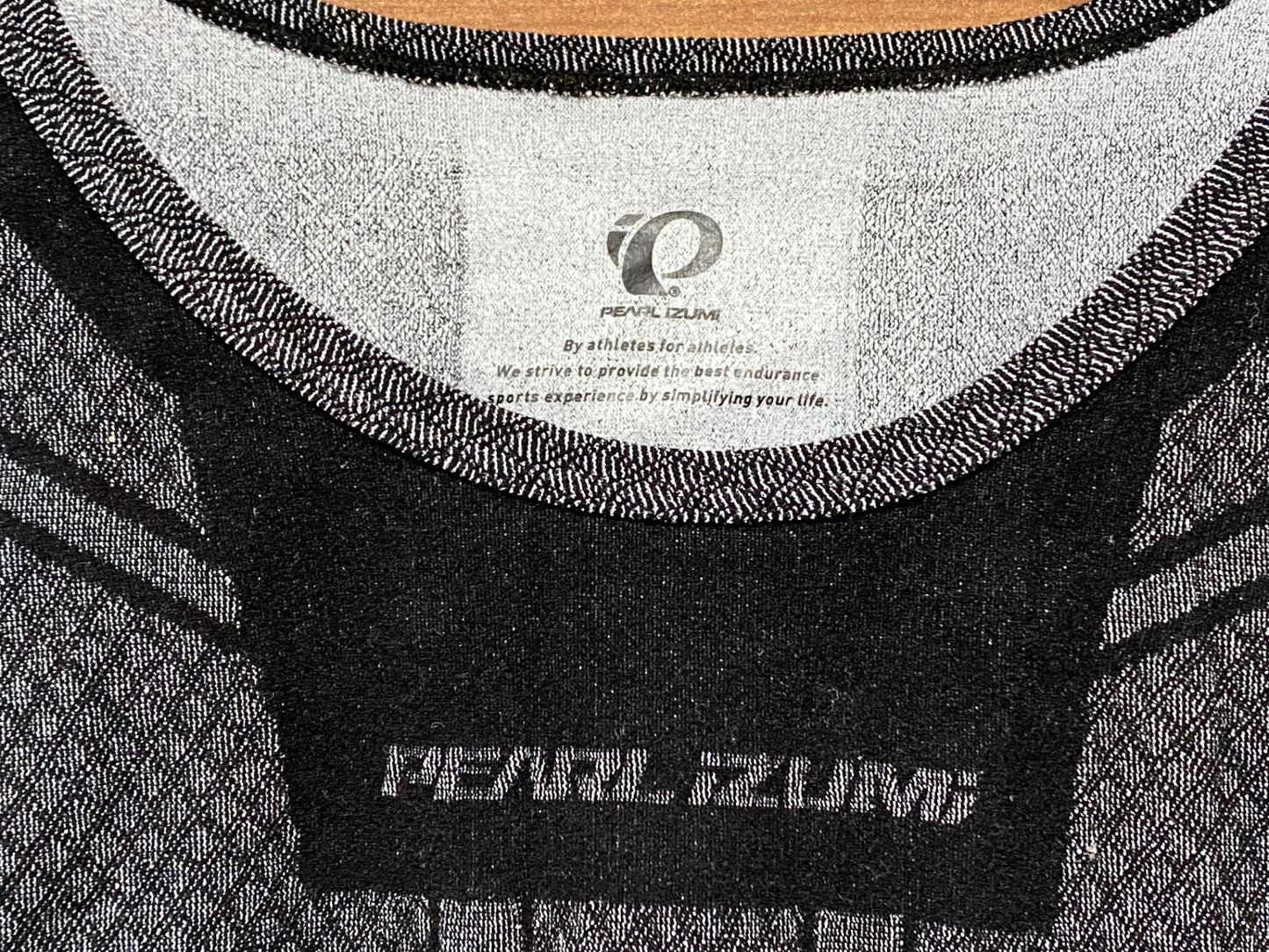 IL371 パールイズミ PEARL iZUMi 長袖 べースレイヤー 黒 サイズ不明 裏起毛