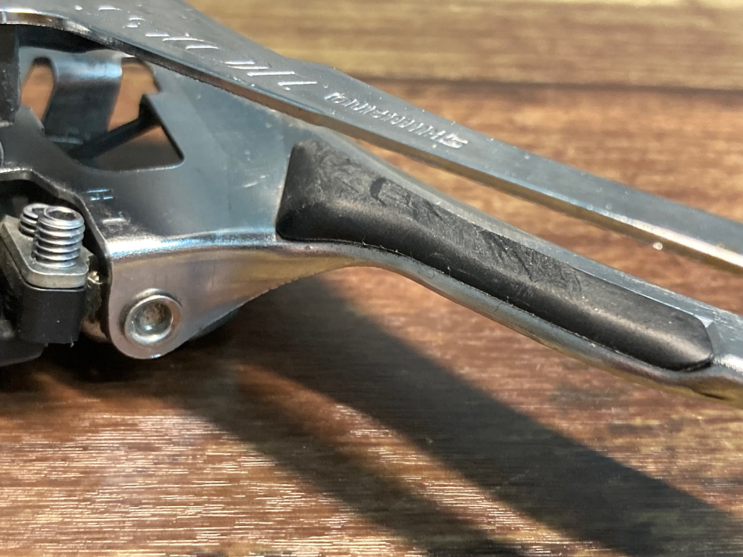 IX586 シマノ SHIMANO 105 FD-5801 フロントディレイラー 直付 ※取付座金欠品