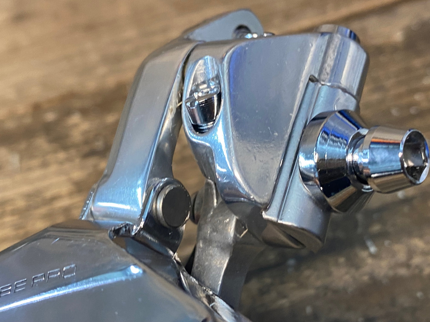 IL947 未使用 サンツアー SUNTOUR シュパーブプロ SUPERBE PRO フロントディレイラー 直付 2×7/8S