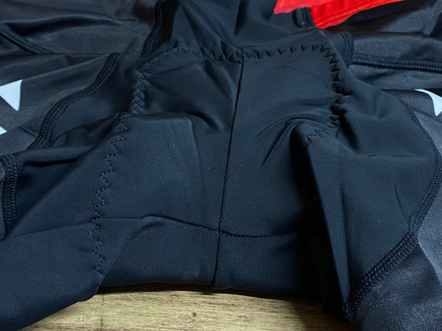 IN103 パールイズミ PEARL iZUMi プレミアム レーサーパンツ XL 黒赤白