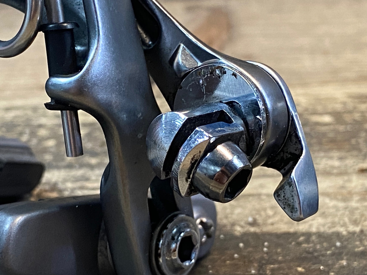 IU043 シマノ 105 BR-5700 キャリパーブレーキ シルバー 前後セット