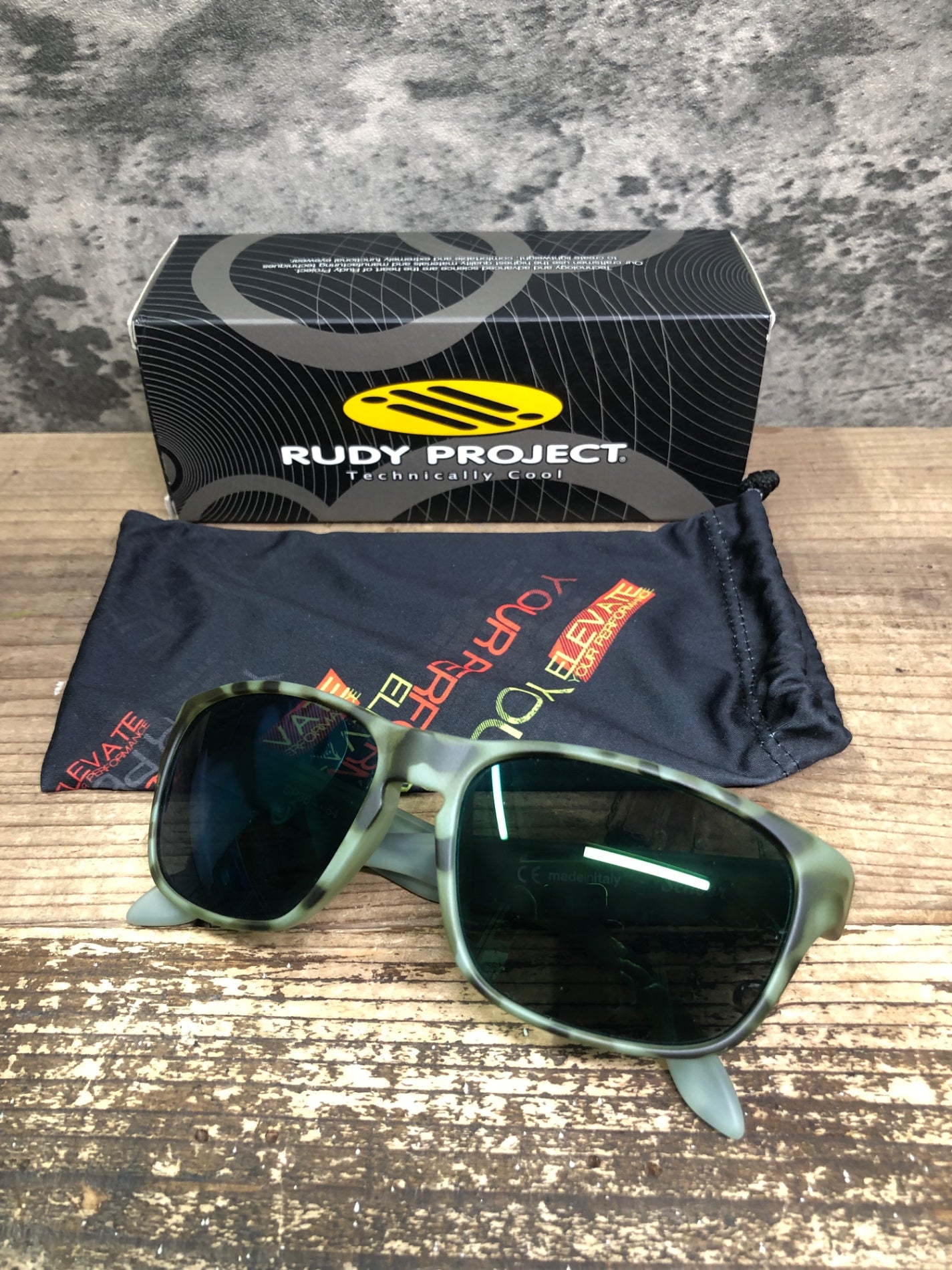 IZ586 ルディプロジェクト RUDY PROJECT SENSOR アイウェア サングラス 黒