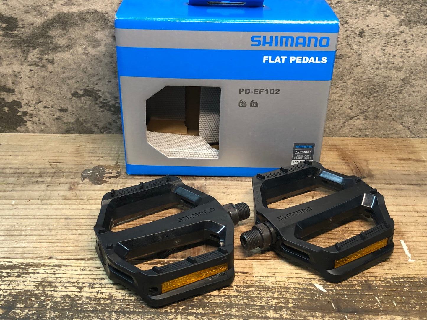 IW053 シマノ SHIMANO PD-EF102 フラットペダル 黒