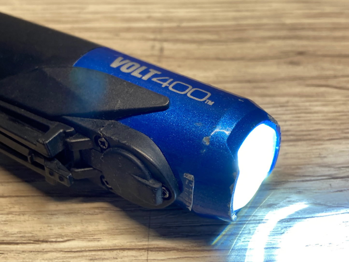 IW726 キャットアイ CATEYE VOLT400 フロントライト 青 点灯確認済