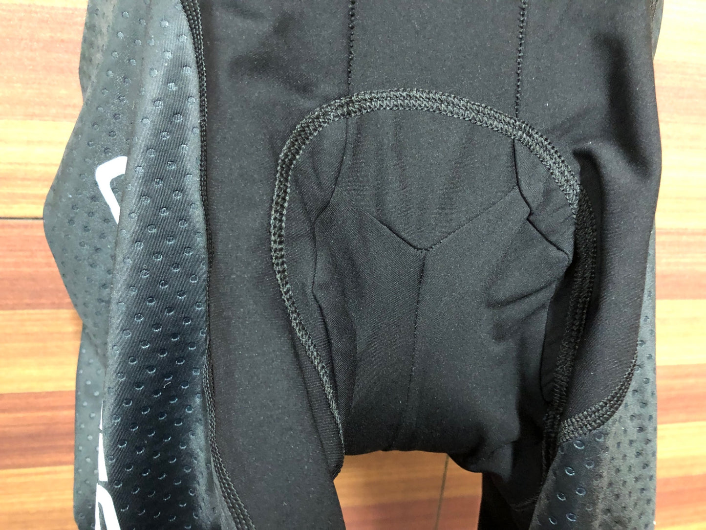 IK415 カステリ CASTELLI ROSSO CORSA ビブショーツ 黒 M ※擦れ