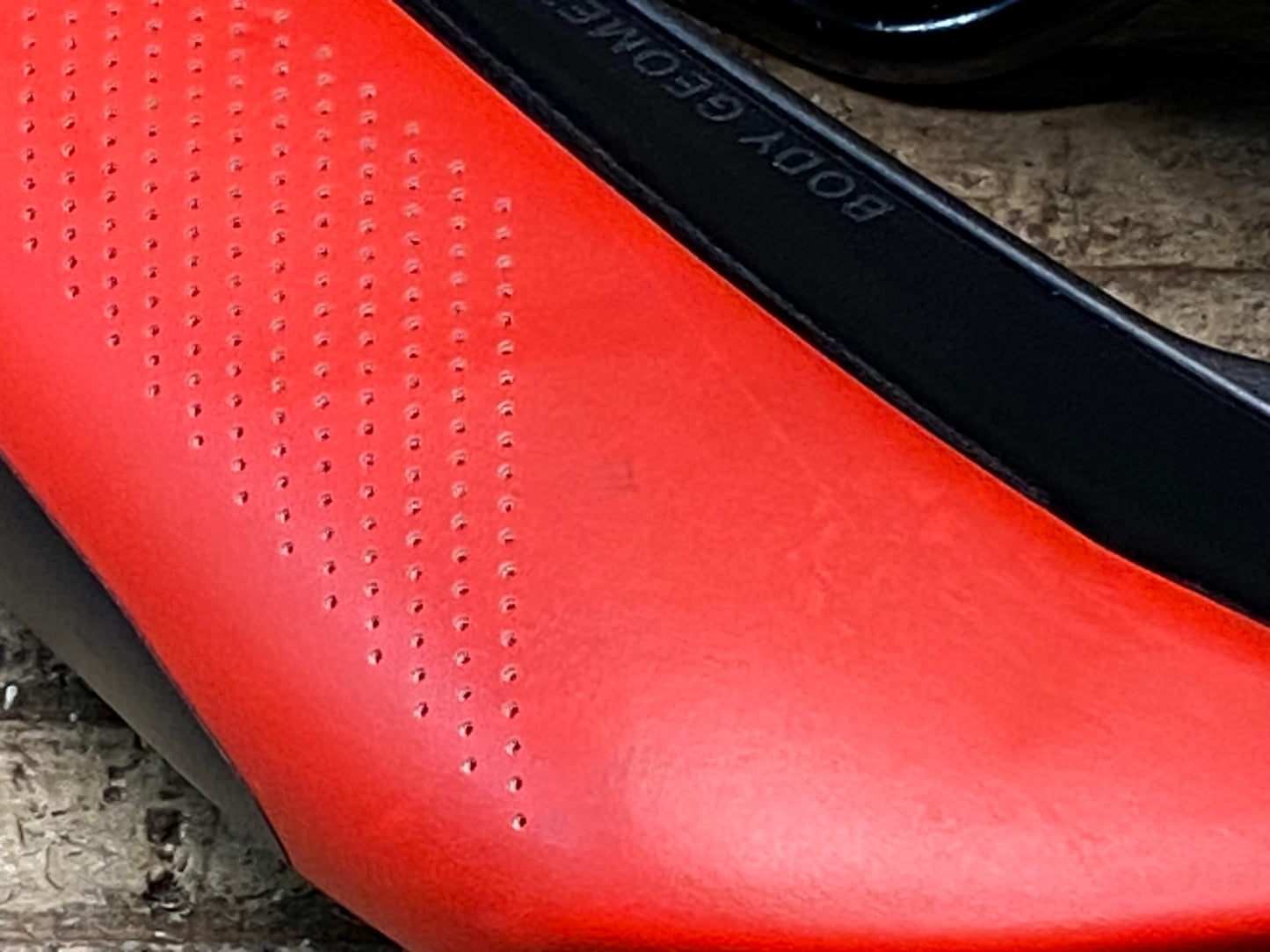 JA020 スペシャライズド SPECIALIZED シテロ SITERO EXPERT GEL サドル チタンレール 145mm幅 赤