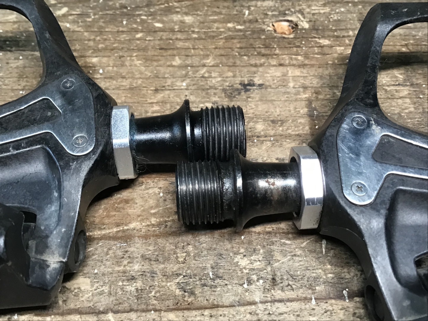 IN664 シマノ SHIMANO 105 PD-5700-C ビンディングペダル SPD-SL