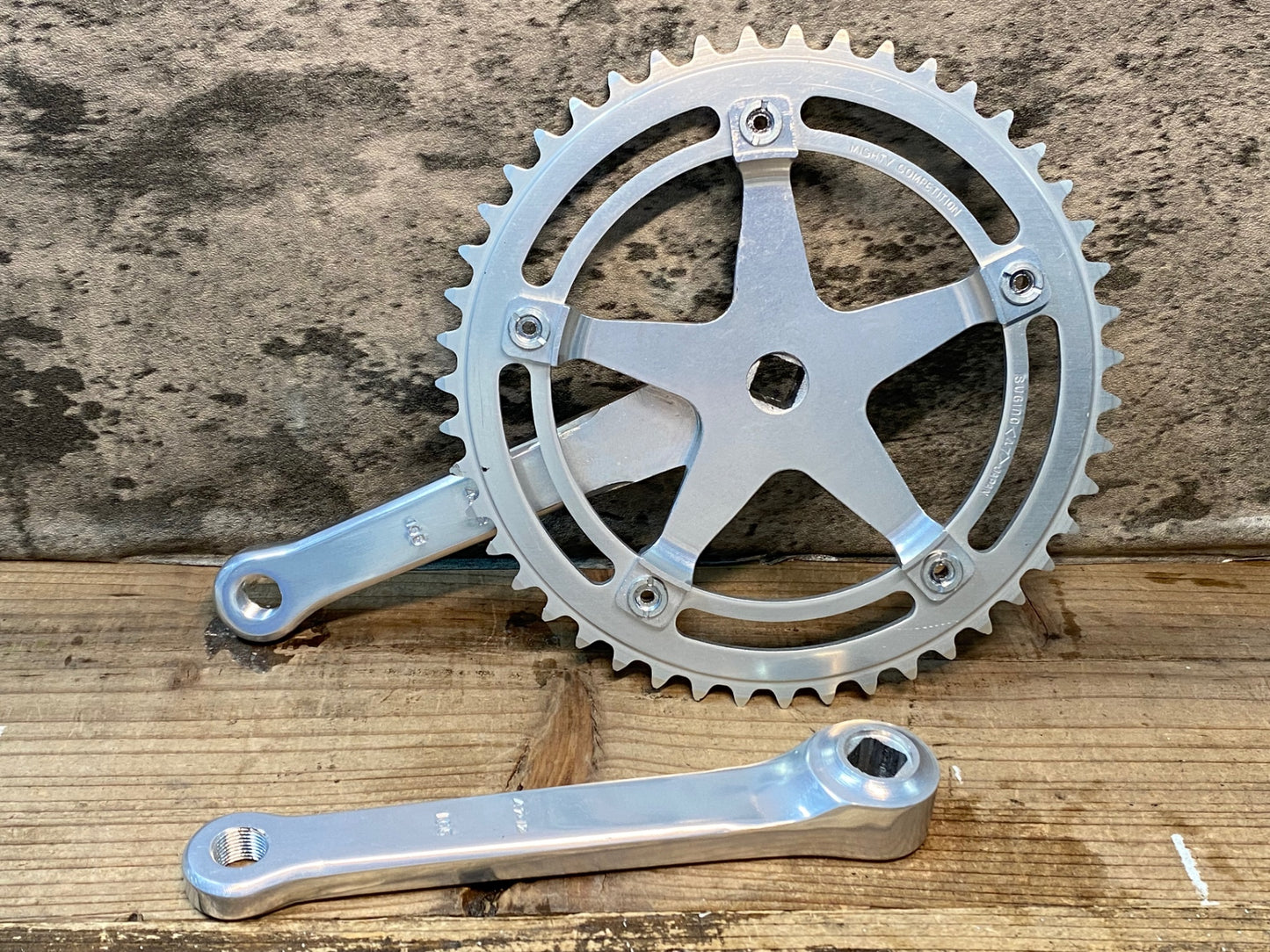 IU255 スギノ SUGINO 47-12 MIGHTY COMPETITION クランクセット 165mm 47T