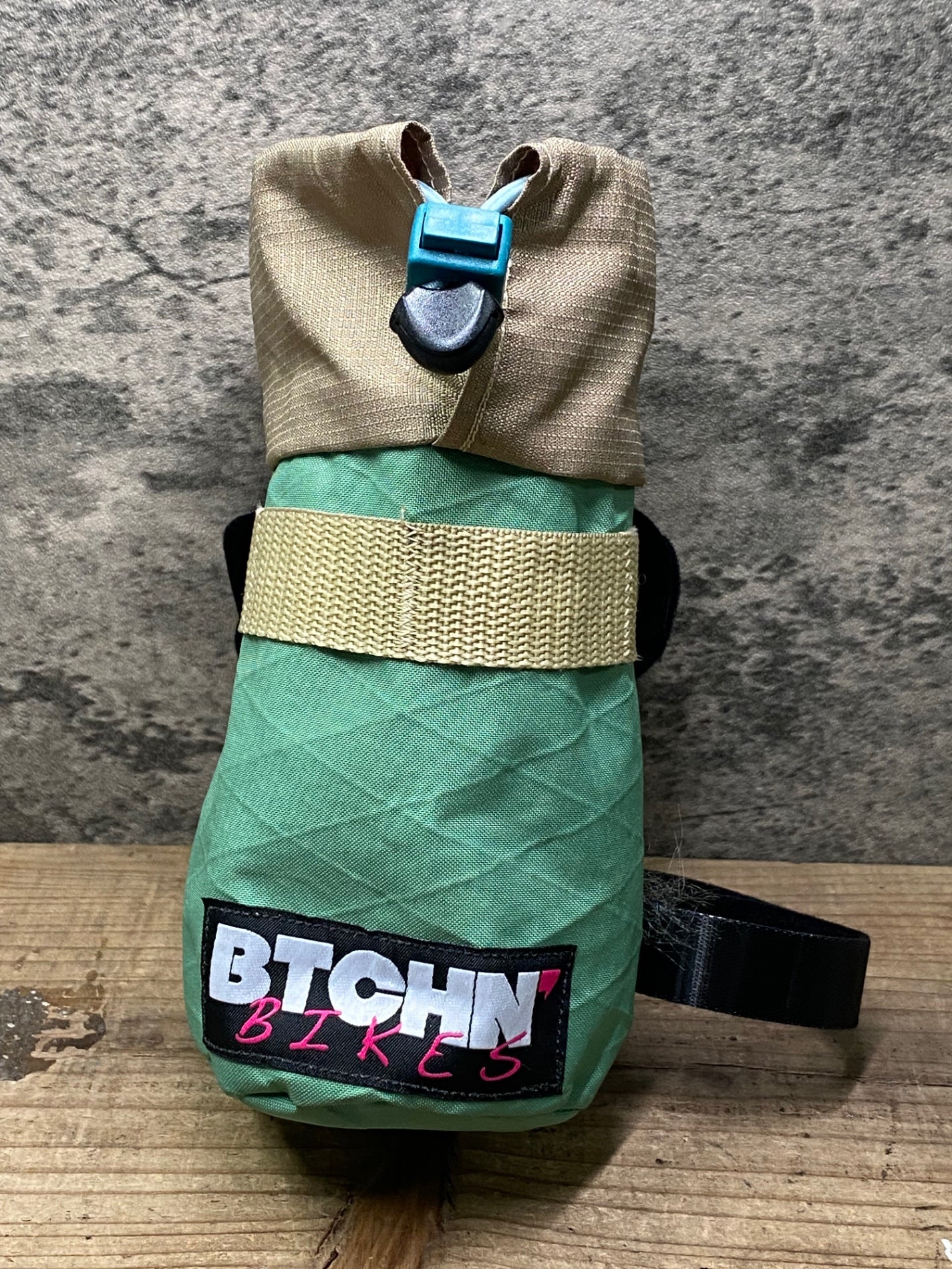 IZ988 ビッチン BTCHN stem bag sand ステムバッグ グリーン
