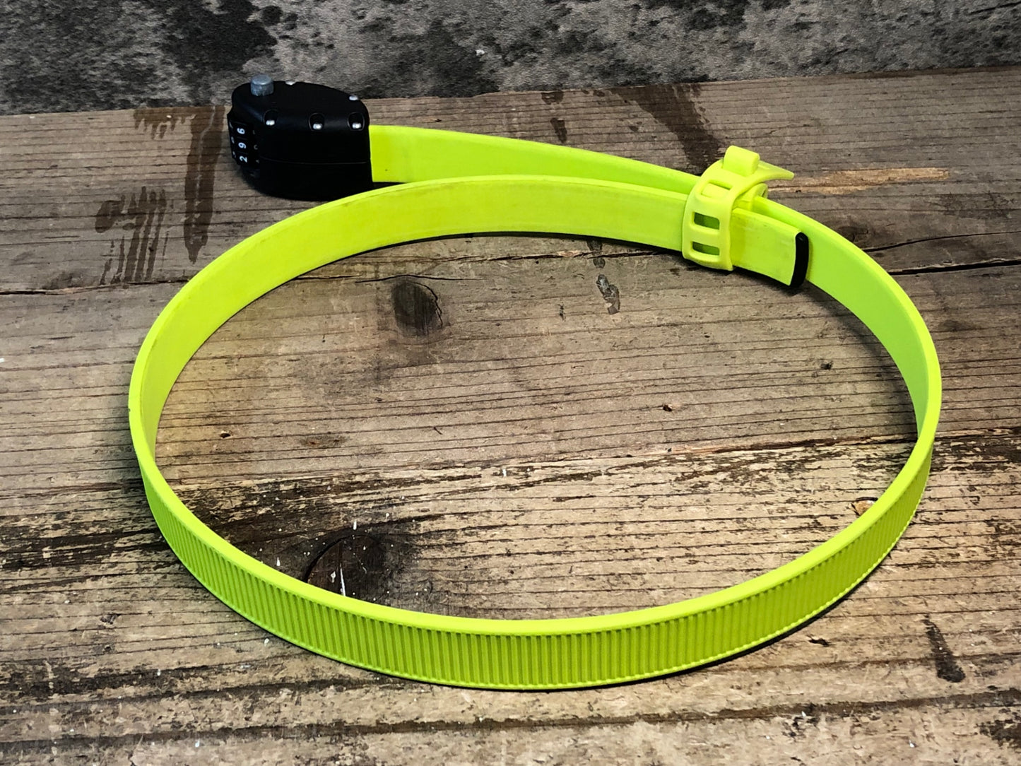 IX296 オットーロック OTTOLOCK 鍵 ロック 黄緑