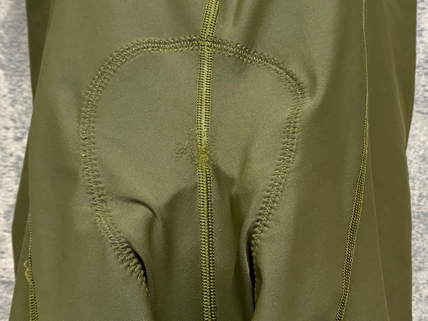 IX408 リオンドカペルミュール Lion de KAPELMUUR カーゴビブショーツ オリーブ S