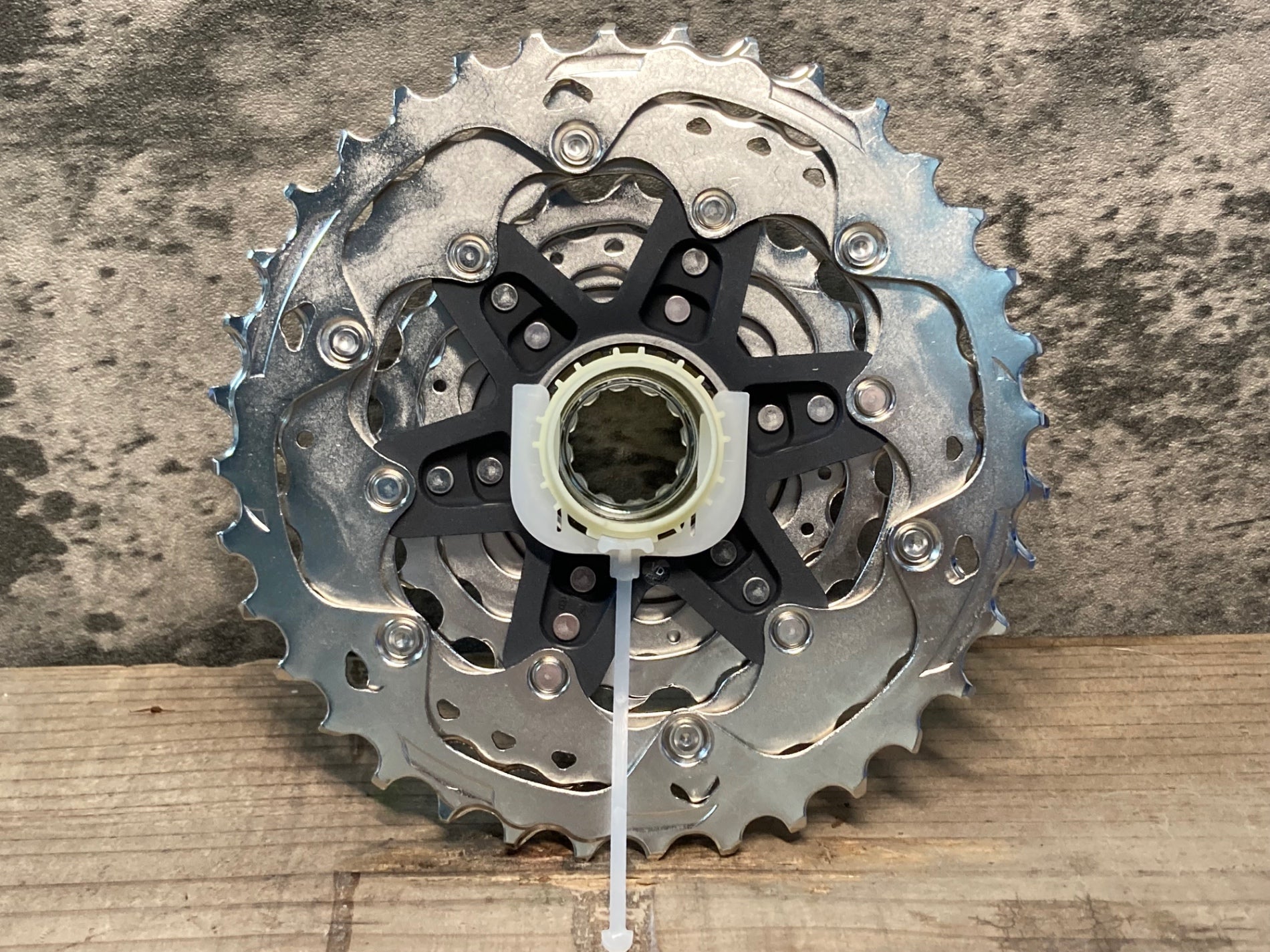 IQ118 シマノ SHIMANO 105 CS-HG710-12 スプロケット 12s 11-36T シマノ 105 CS-HG710-12 11-36T 12段 カセットスプロケット