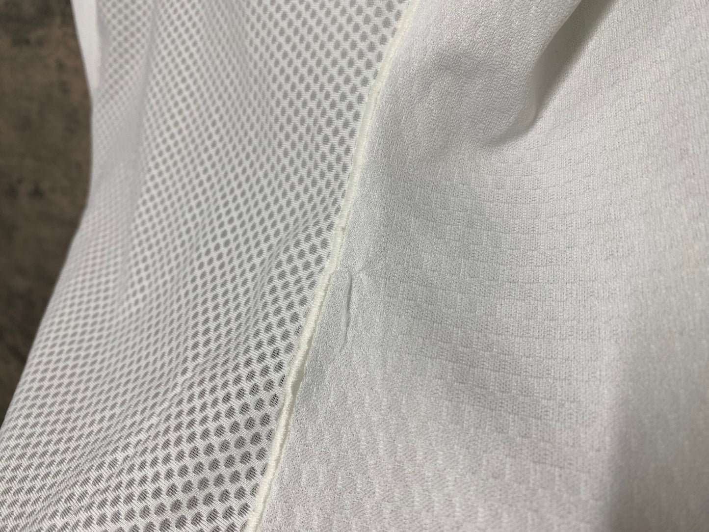 IS749 パールイズミ PEARL iZUMi ノースリーブ ベースレイヤー 白 S