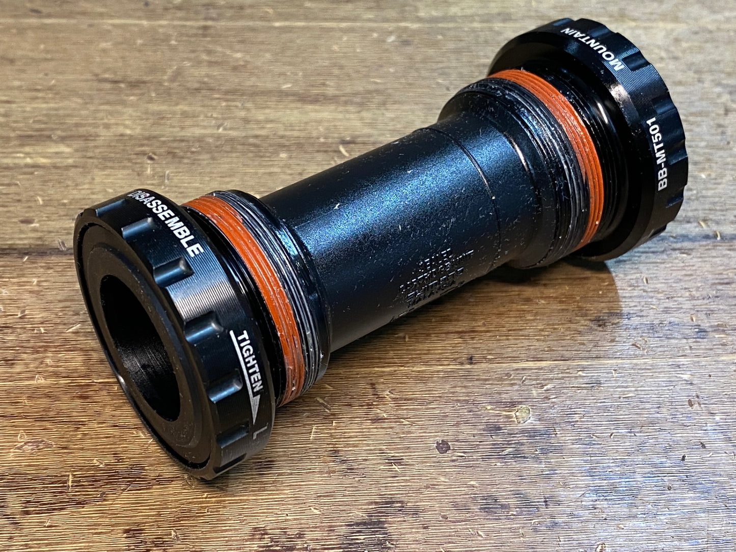 IY957 シマノ SHIMANO BB-MT501 ボトムブラケット BSA 68/73mm