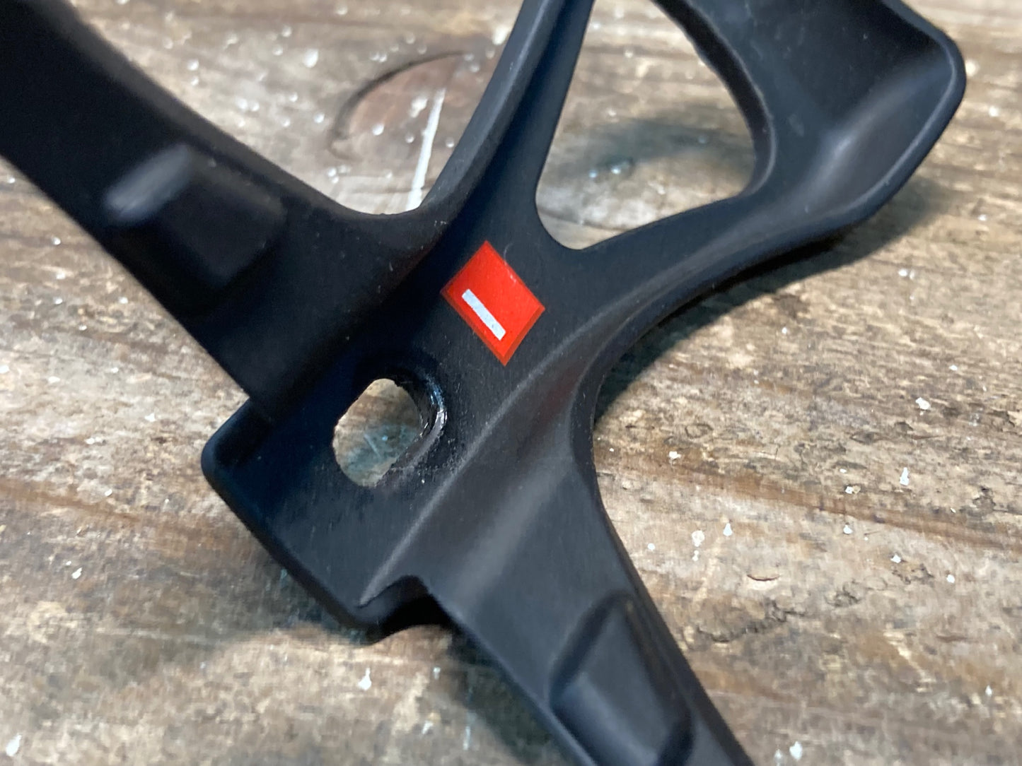 IQ924 エリート ELITE LEGGERO CARBON ボトルケージ 2個セット