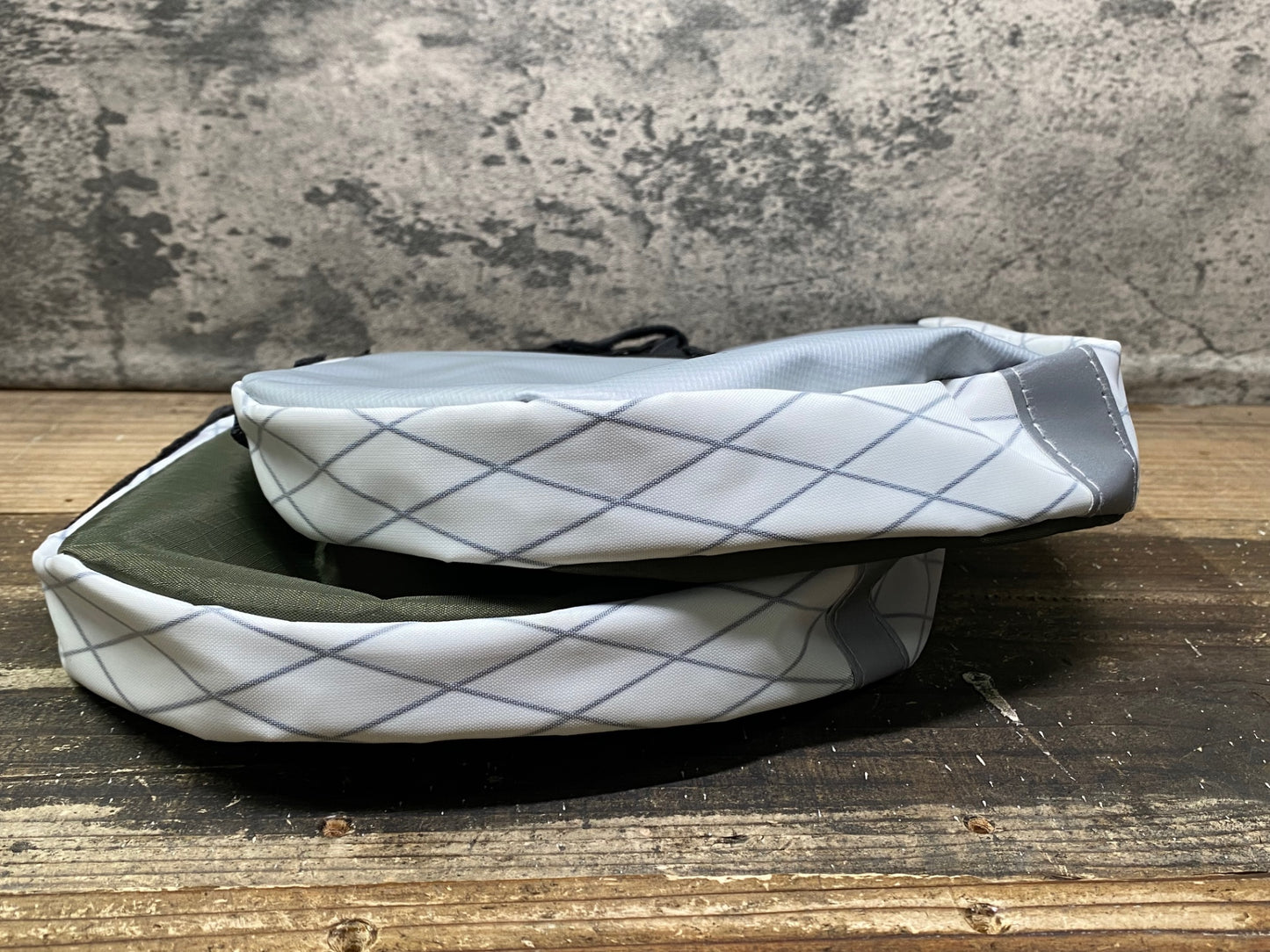 IS909 R250 ハンドルカバー 緑 白  防寒