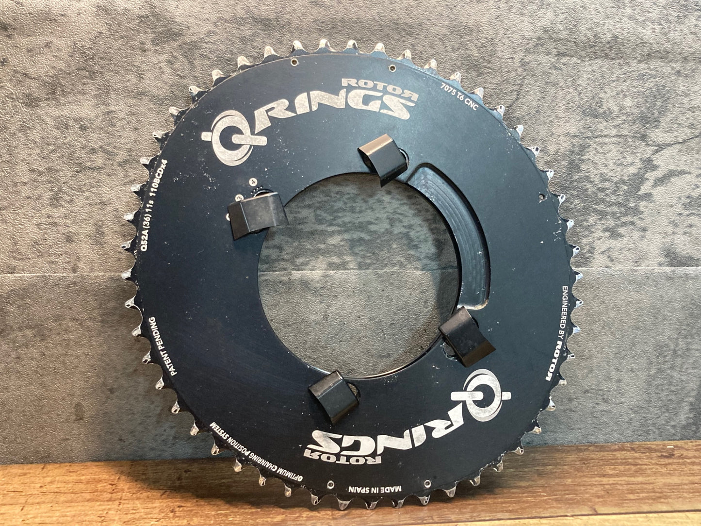 IQ326 ローター ROTOR QRINGS AERO チェーンリング 52/36T 4ARM PCD110