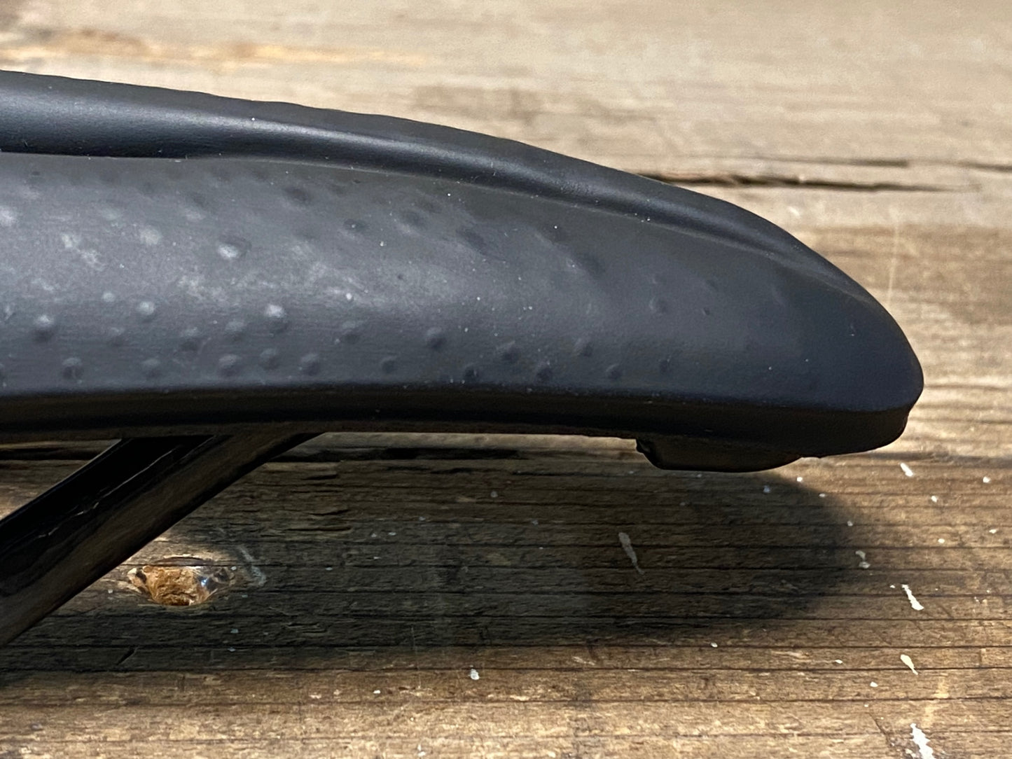 IR118 TNI ETPU サドル カーボンレール 黒