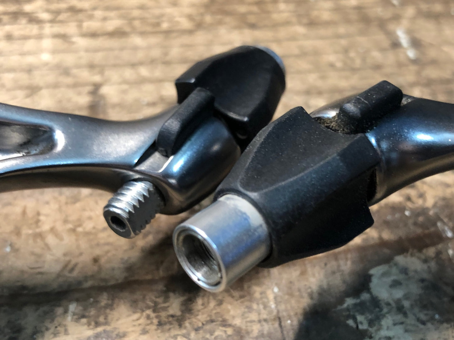 IZ383 シマノ SHIMANO 105 BR-5600 キャリパーブレーキ 前後セット シルバー