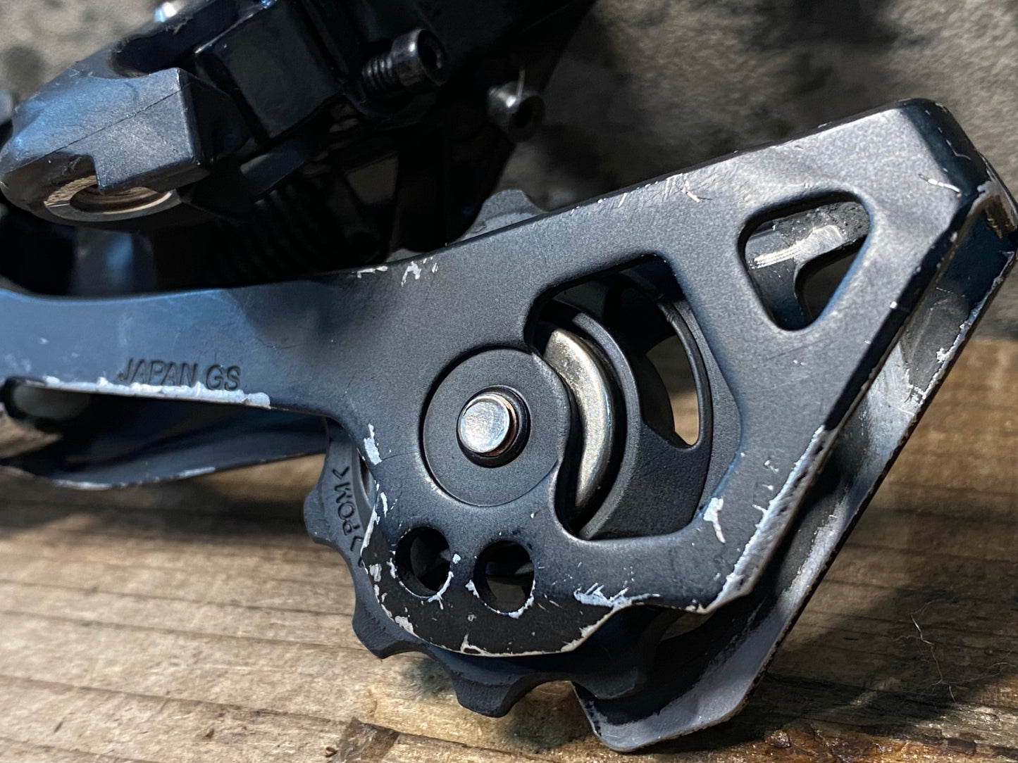 JD608 シマノ SHIMANO 105 RD-R7000 GS リアディレイラー 11S ※ケーブル固定ボルト,プレート欠品