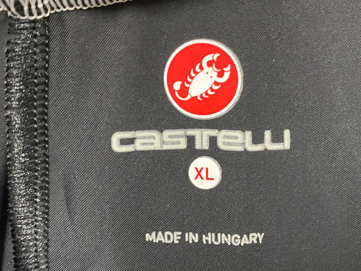 IJ495 カステリ CASTELLI ビブショーツ 黒 白 XL