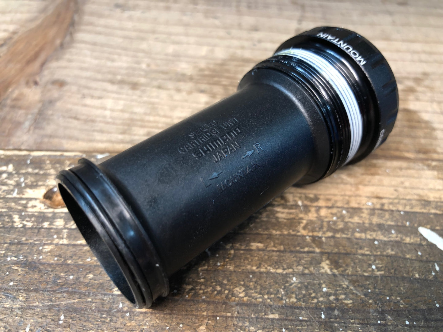 IW143 シマノ SHIMANO XTR SM-BB93 ボトムブラケット