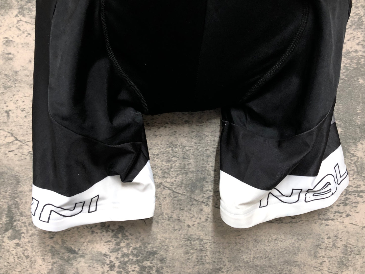 IM717 ナリーニ Nalini レーサーパンツ 黒 L ※ほつれあり