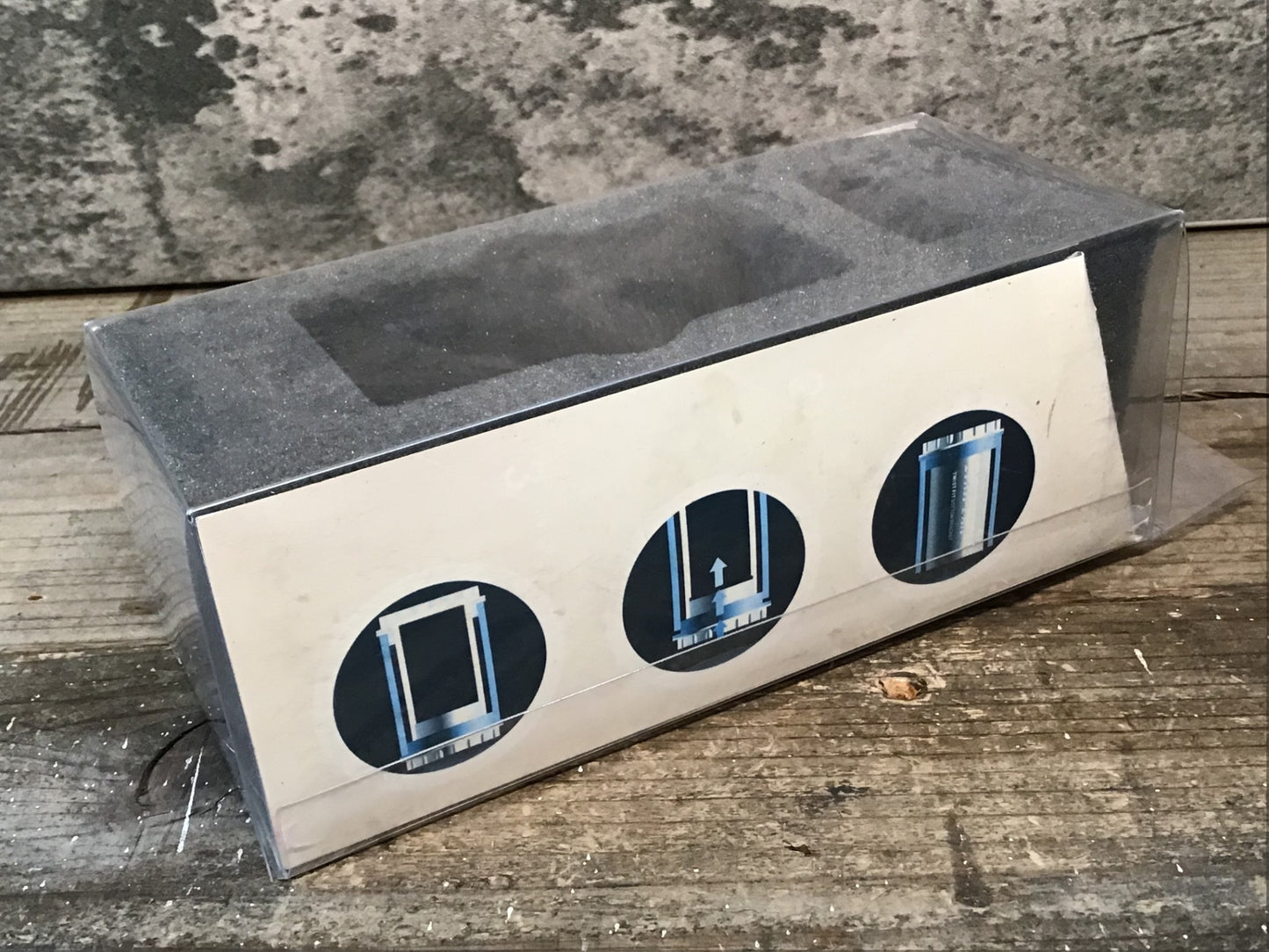 IN819 トライピーク TRIPEAK CERAMIC ボトムブラケット OSBB(61.5mm幅)用 シマノ24mmシャフト対応 圧入