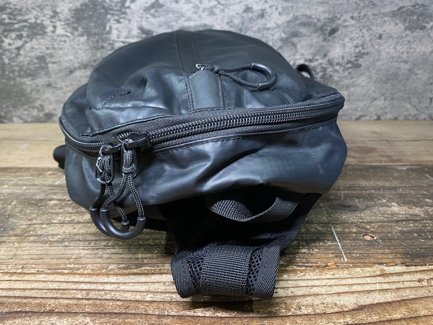 IX285 カペルミュール kapelmuur ミニリュック バックパック 黒