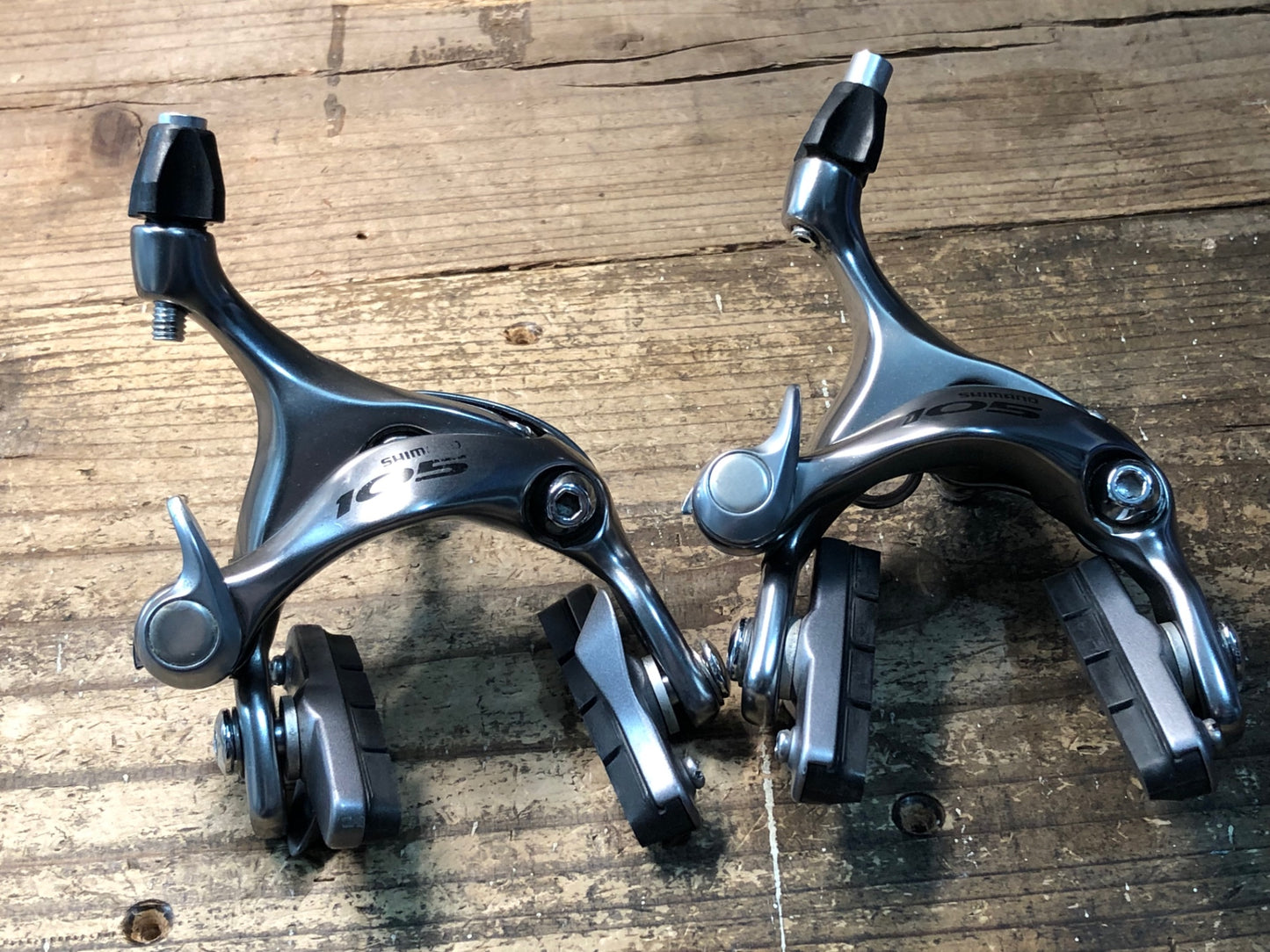 IZ383 シマノ SHIMANO 105 BR-5600 キャリパーブレーキ 前後セット シルバー